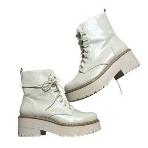 SODA Women's Cream Lace-Up Ankle Boots